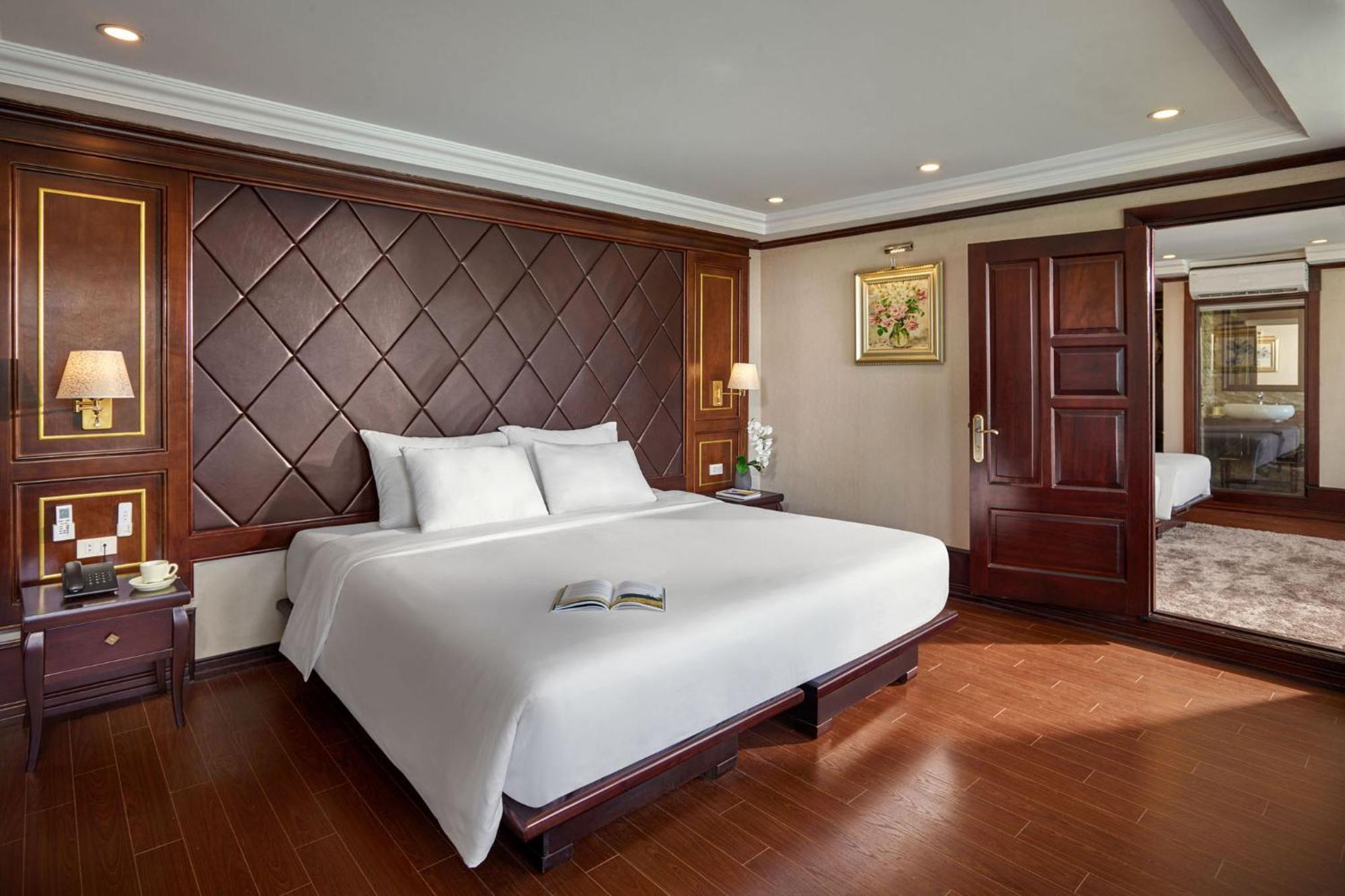 Hotel Le Journey Elegance Cruise à Hạ Long Extérieur photo