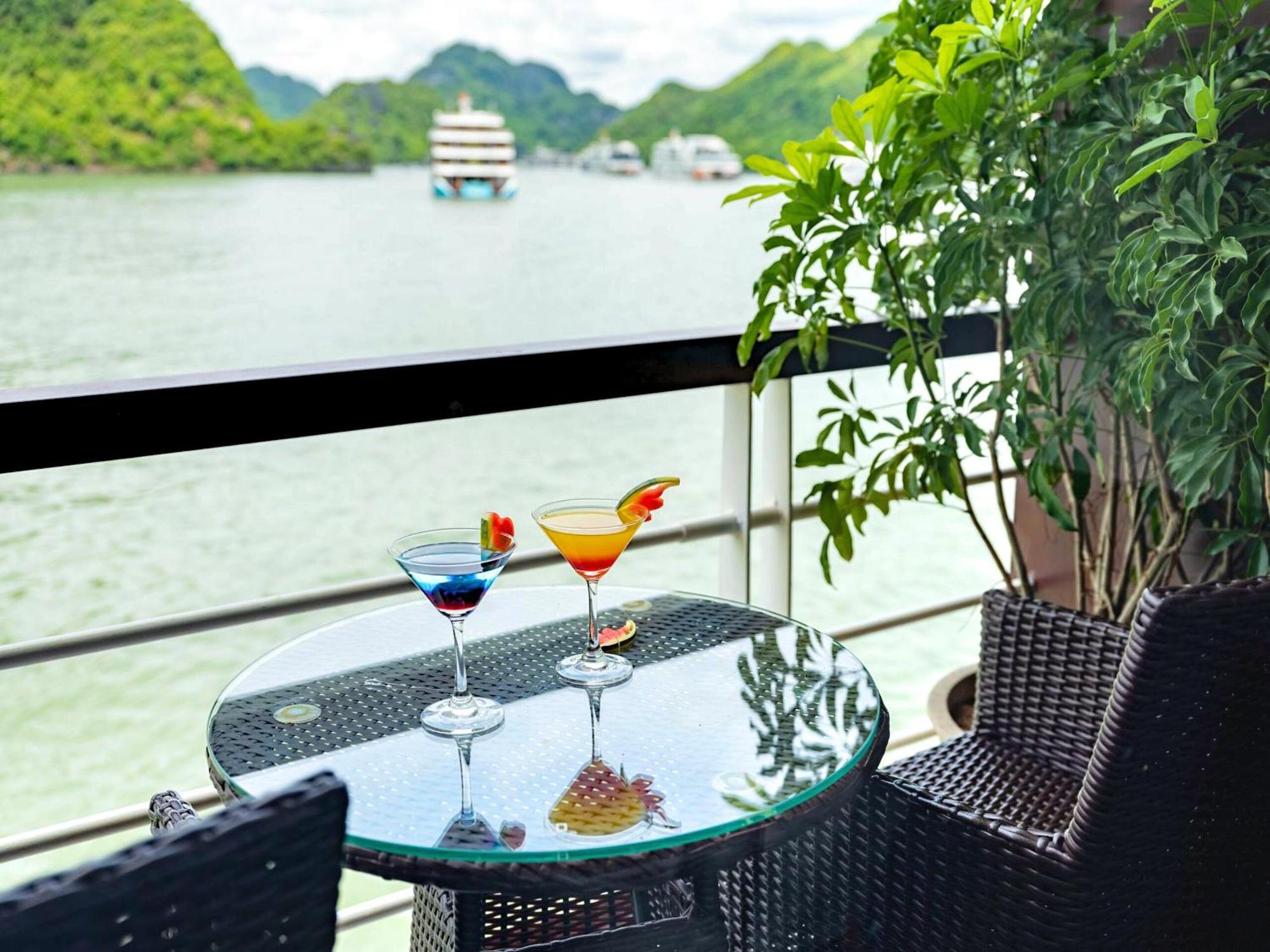 Hotel Le Journey Elegance Cruise à Hạ Long Extérieur photo