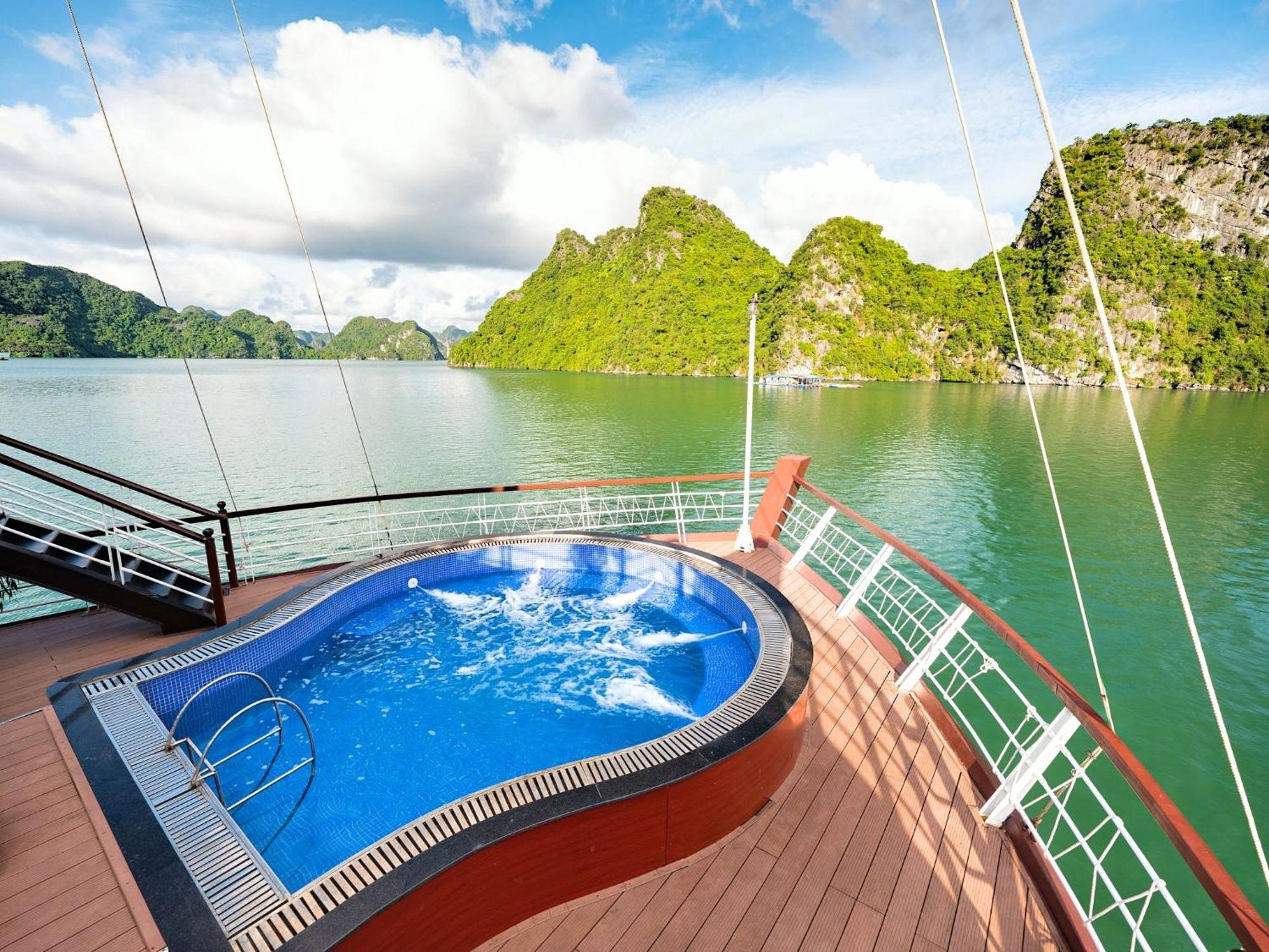 Hotel Le Journey Elegance Cruise à Hạ Long Extérieur photo