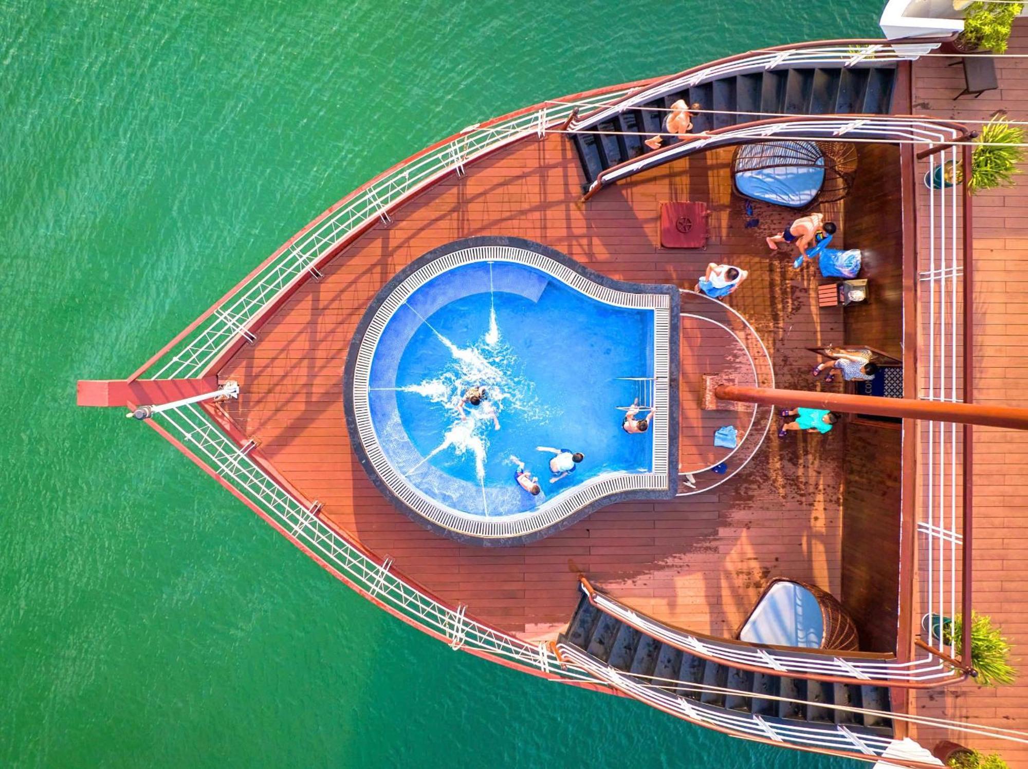 Hotel Le Journey Elegance Cruise à Hạ Long Extérieur photo